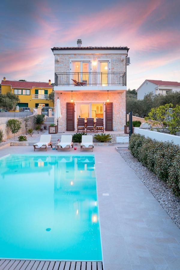 Sun Spalato Villa Cikas Murter Buitenkant foto